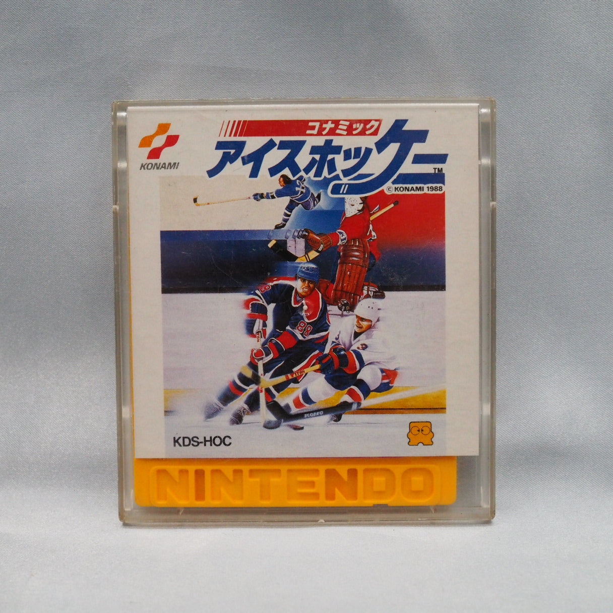 When players fought on ice, the winner got a power play. Konamic Ice Hockey (1988, Famicom Disk System) — the Japanese Blades — photo 8